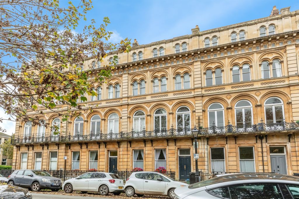 Property photo 1 of 9 Front