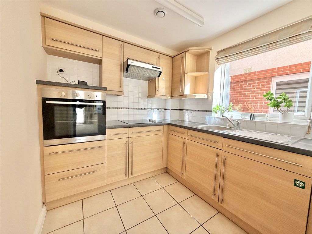 Property photo 2 of 10 Picture No. 06