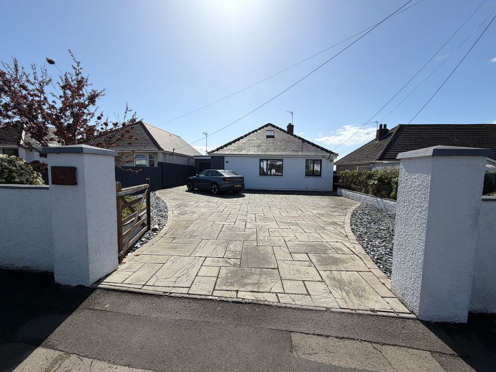 Property photo 2 of 41