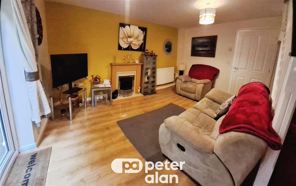 Property photo 3 of 18 Dining Room