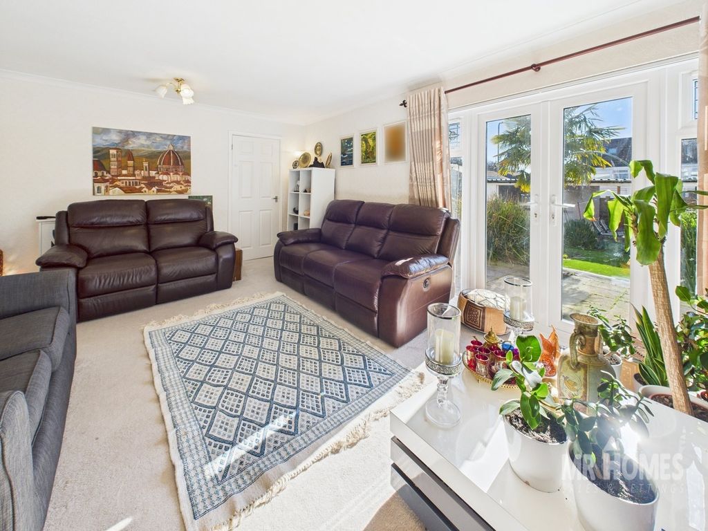 Property photo 2 of 32