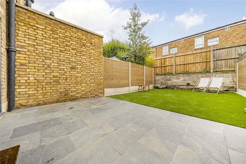 Property photo 2 of 13 Picture No. 27