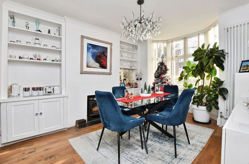 Property photo 3 of 21 Dining Room