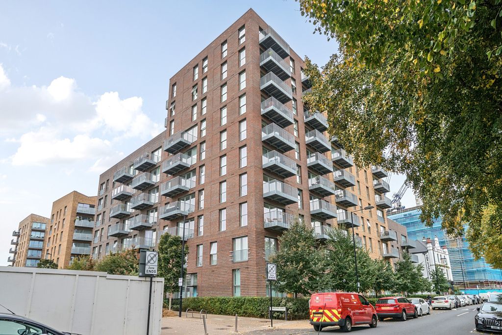 Property photo 3 of 14 External