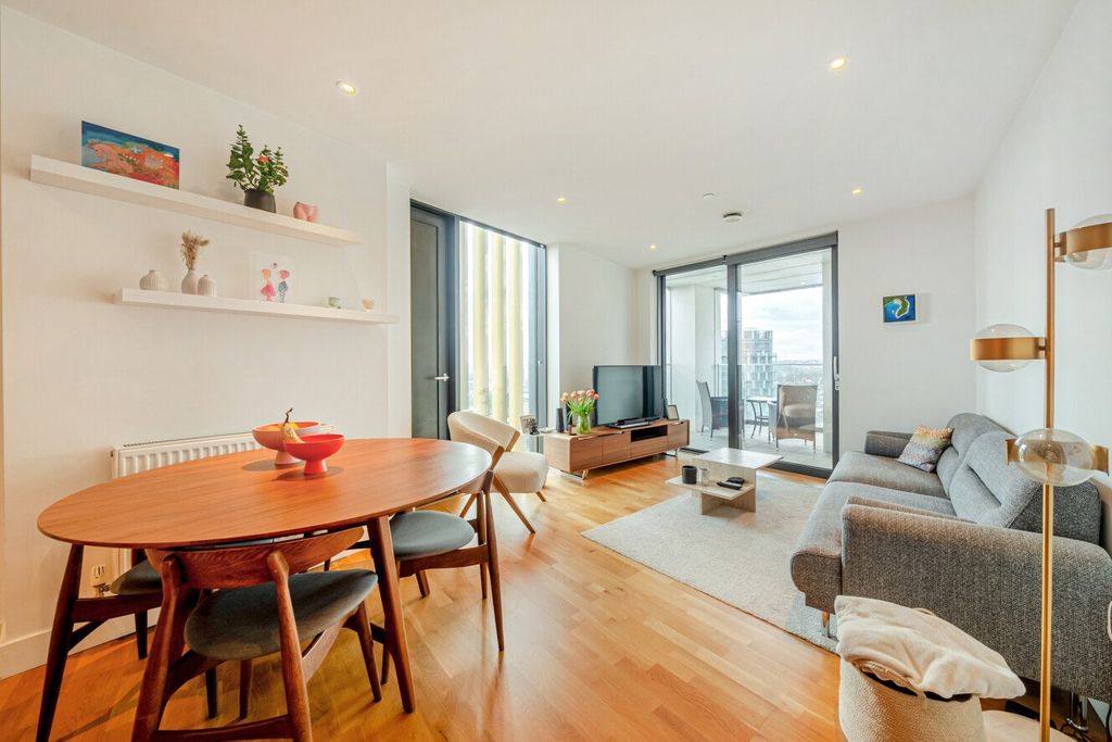 Property photo 2 of 19 Picture No. 12