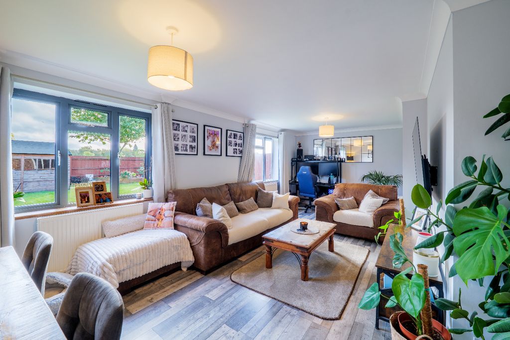 Property photo 2 of 18 6100144