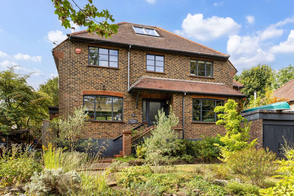 Property photo 1 of 33