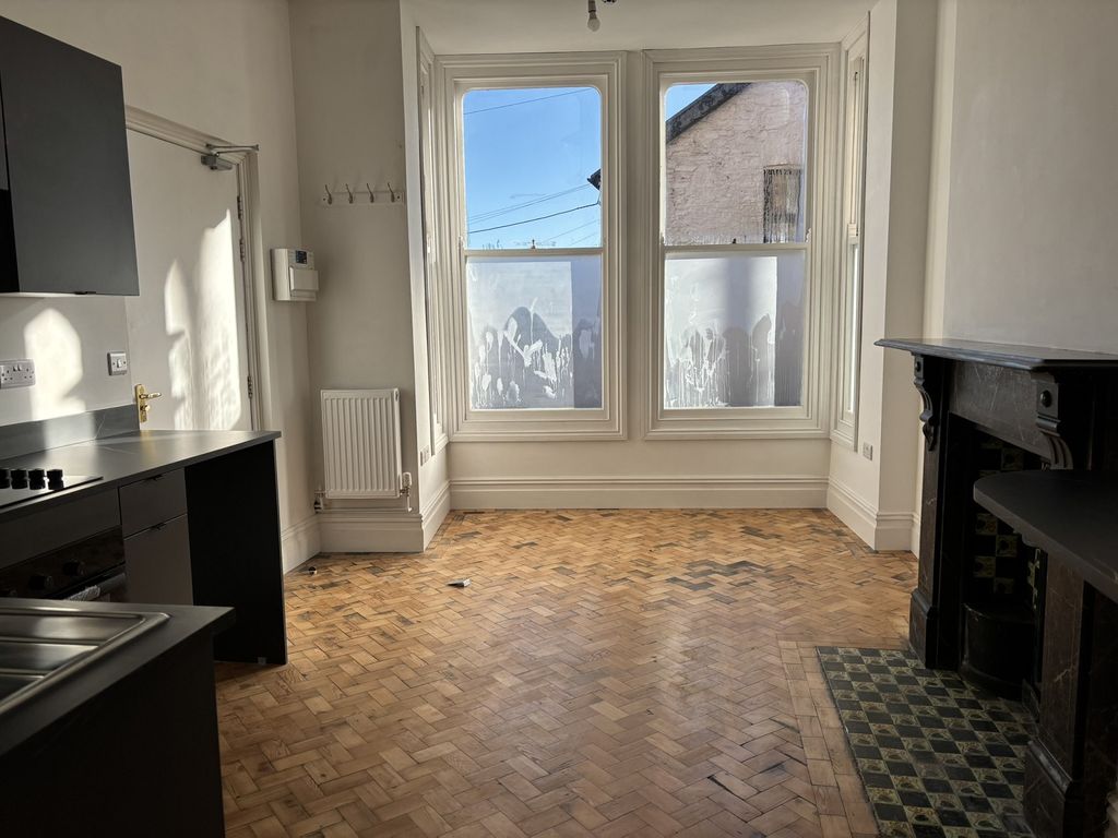 Property photo 2 of 7 Not Specified