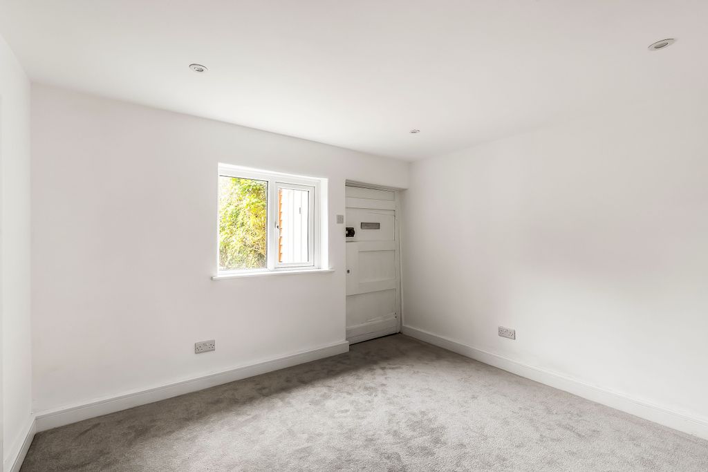 Property photo 3 of 17 1-Stone-Cottages-2