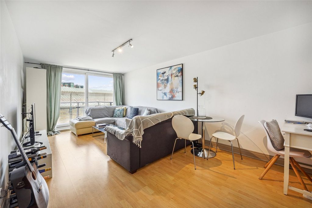 Property photo 1 of 8