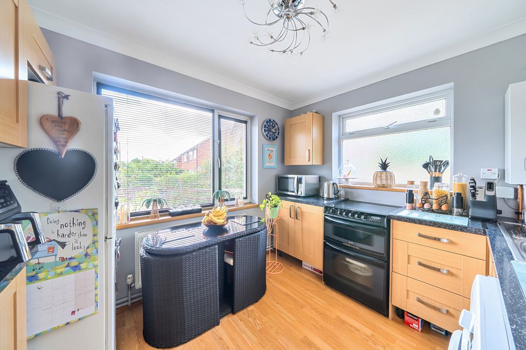 Property photo 2 of 22 1472834-15-6A2c33...