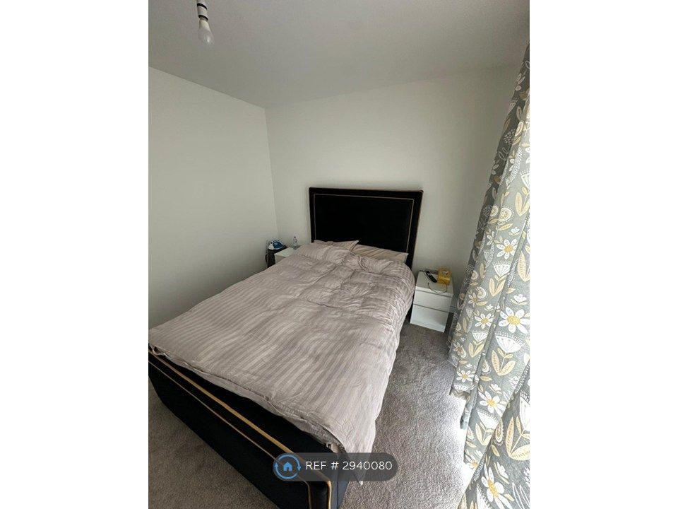 Property photo 2 of 33