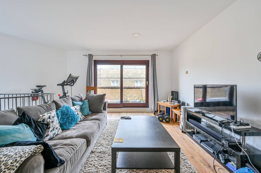 Property photo 3 of 16