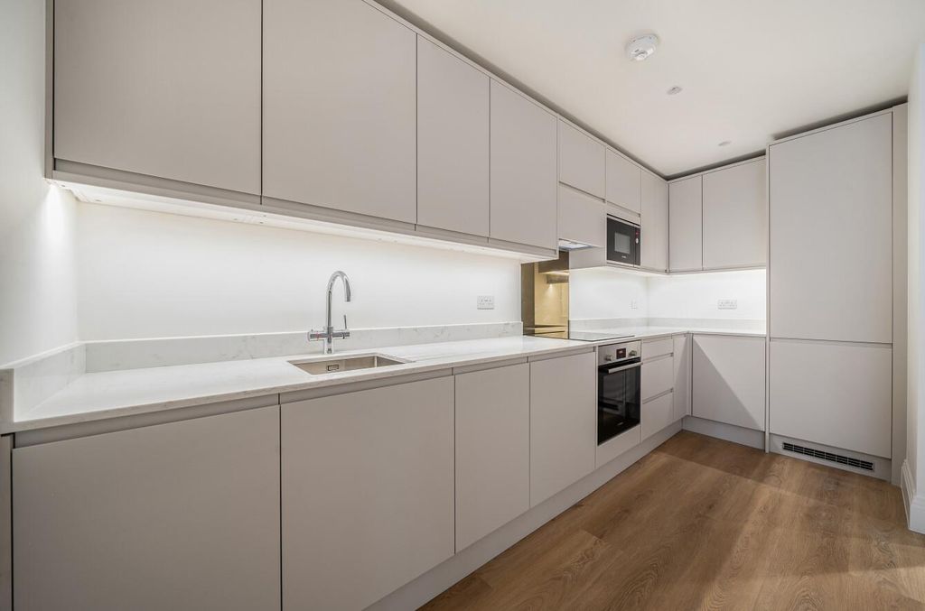 Property photo 1 of 12 Kitchen2.Jpg