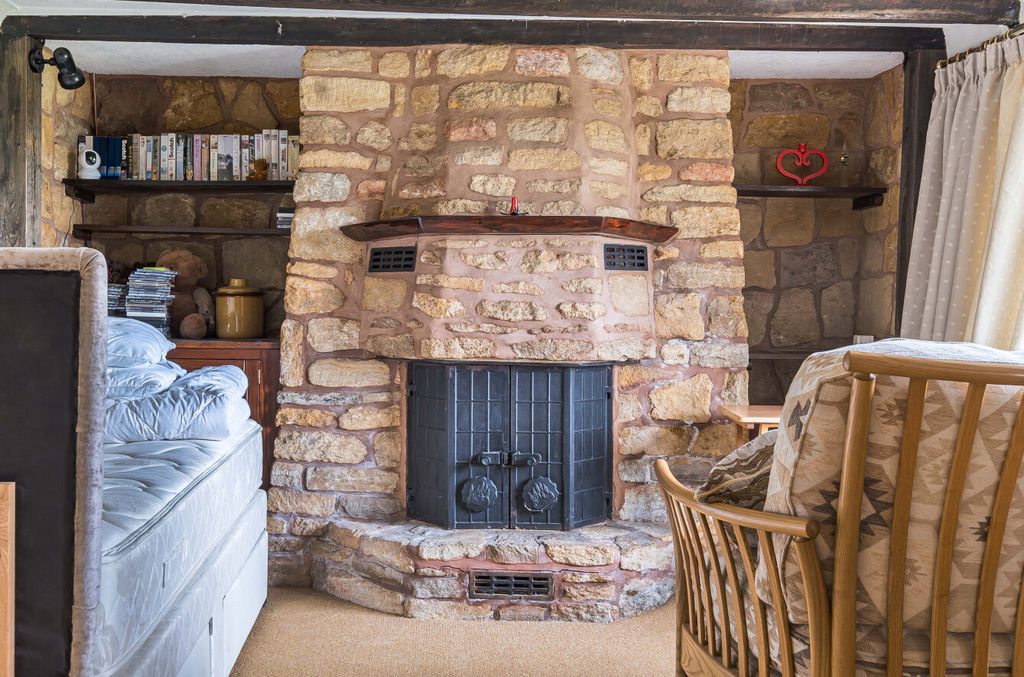 Property photo 3 of 22 1410901-11-698A03...