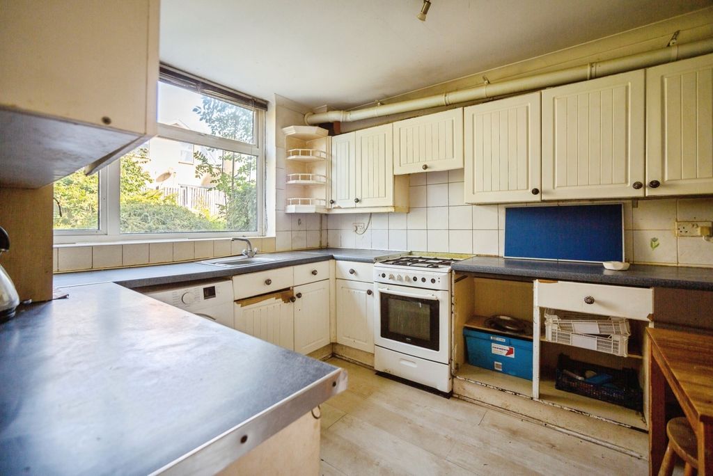 Property photo 3 of 11 Image 2