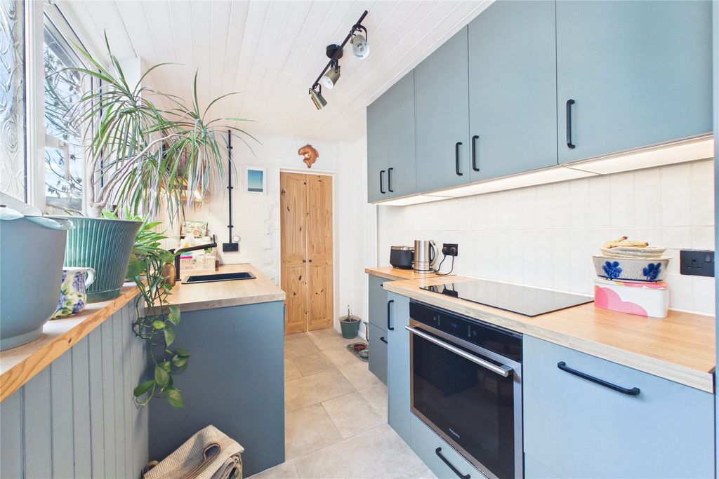 Property photo 3 of 11 Picture No. 12