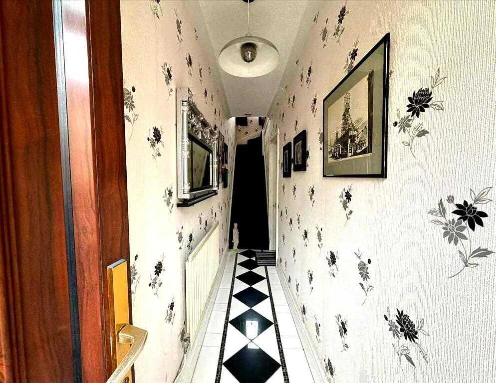 Property photo 2 of 26