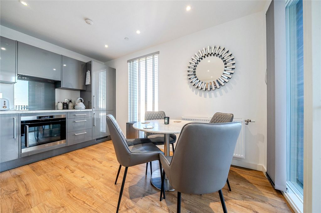 Property photo 3 of 15 Dining