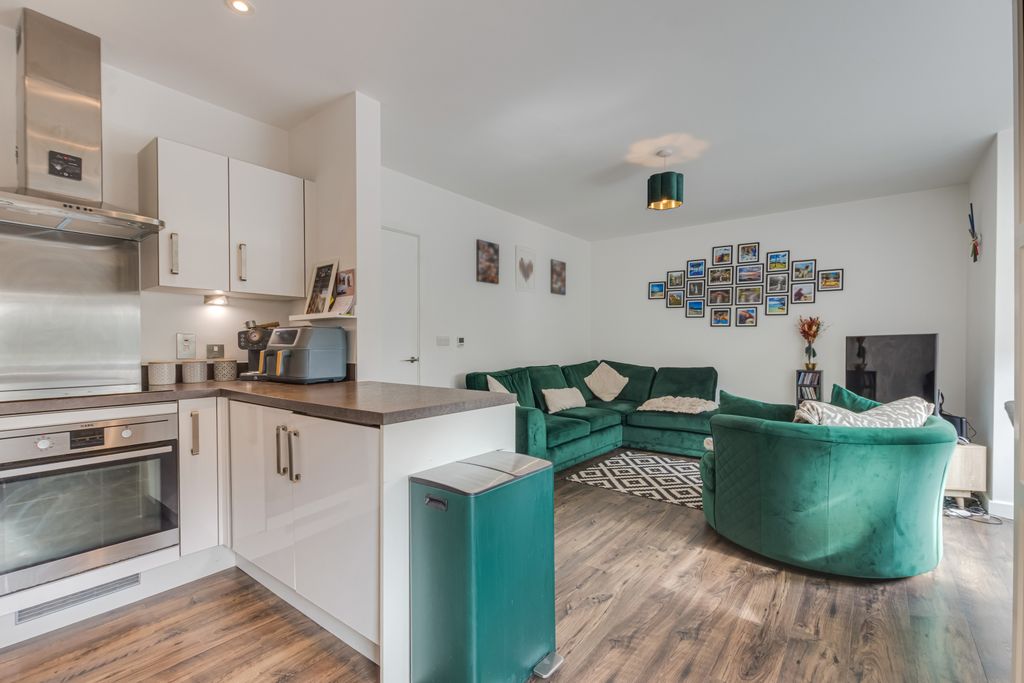 Property photo 3 of 14 Gallery