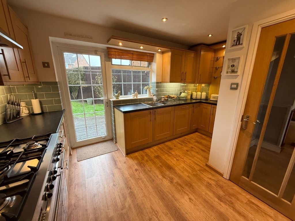 Property photo 2 of 19 4876173