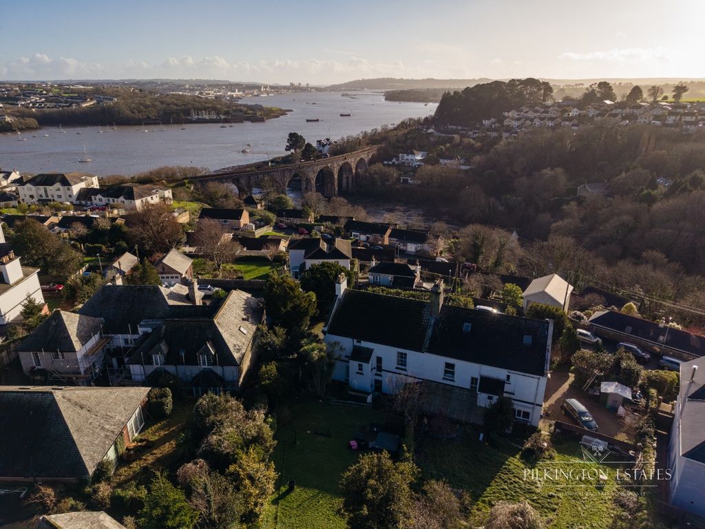 Property photo 2 of 19 4749423