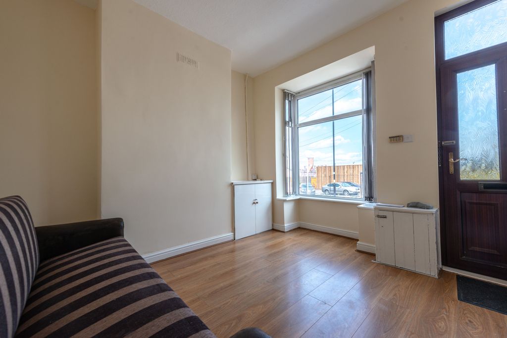 Property photo 3 of 43