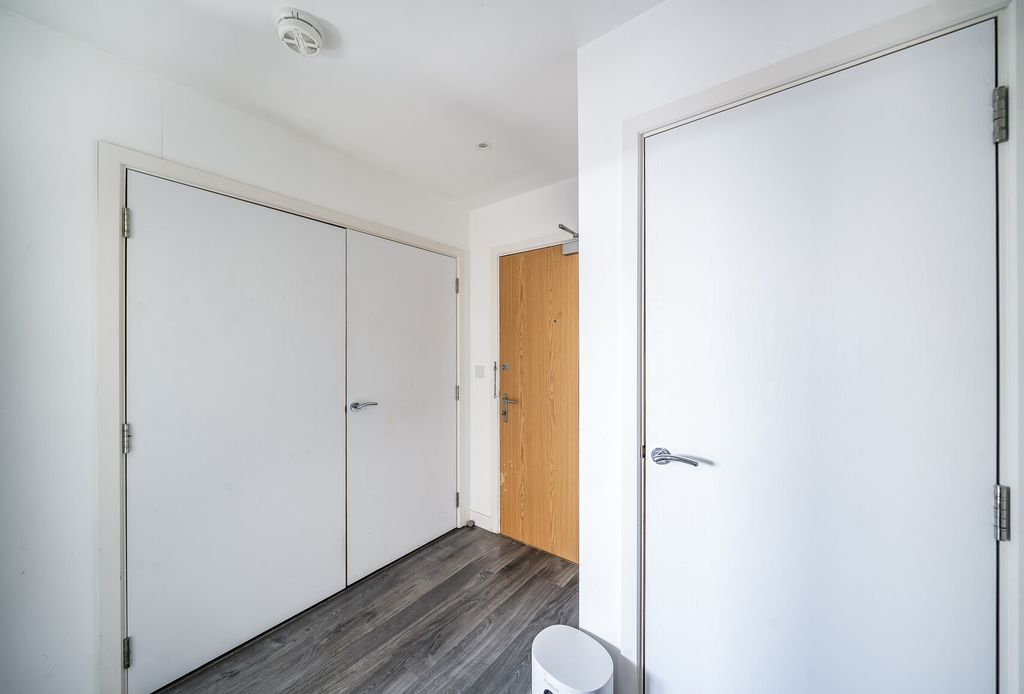 Property photo 3 of 9 1318454-8-686d615...