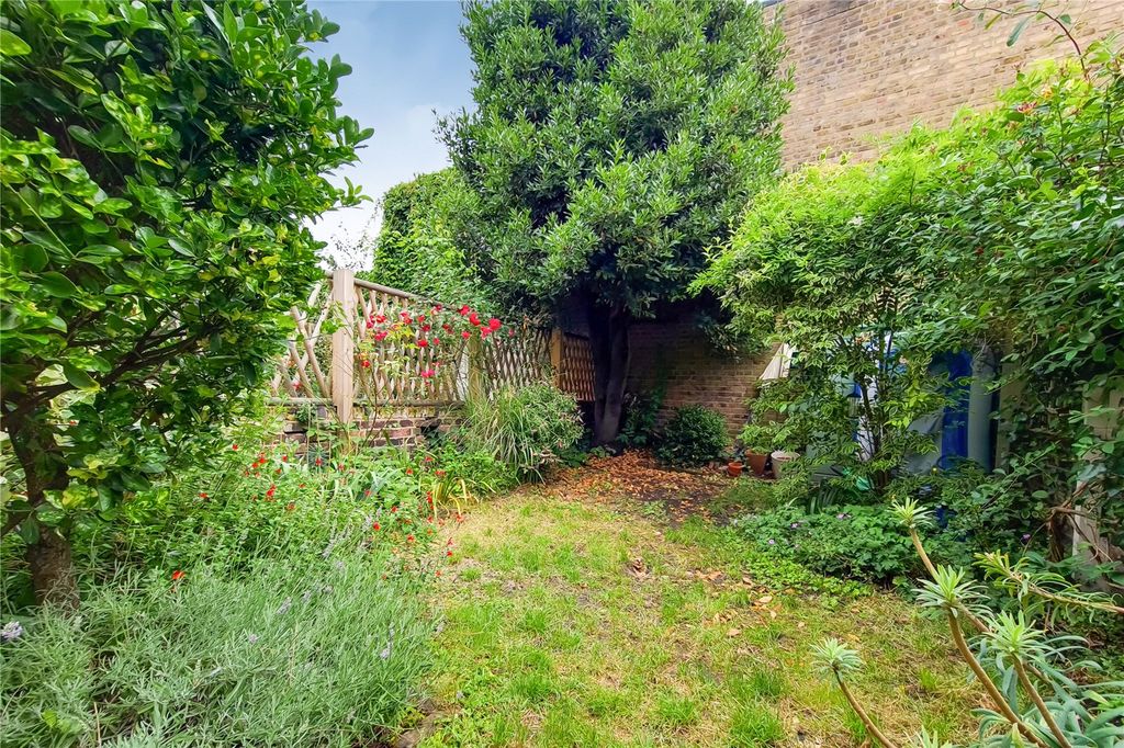 Property photo 2 of 16 Picture No. 23