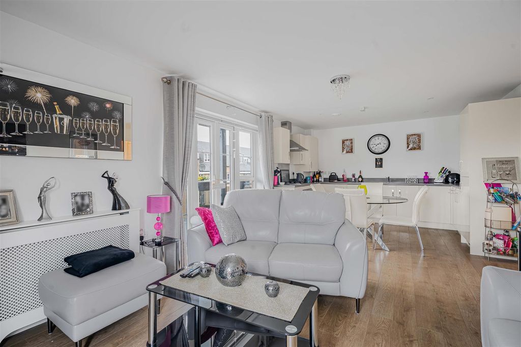 Property photo 3 of 14 3_72724.Jpg