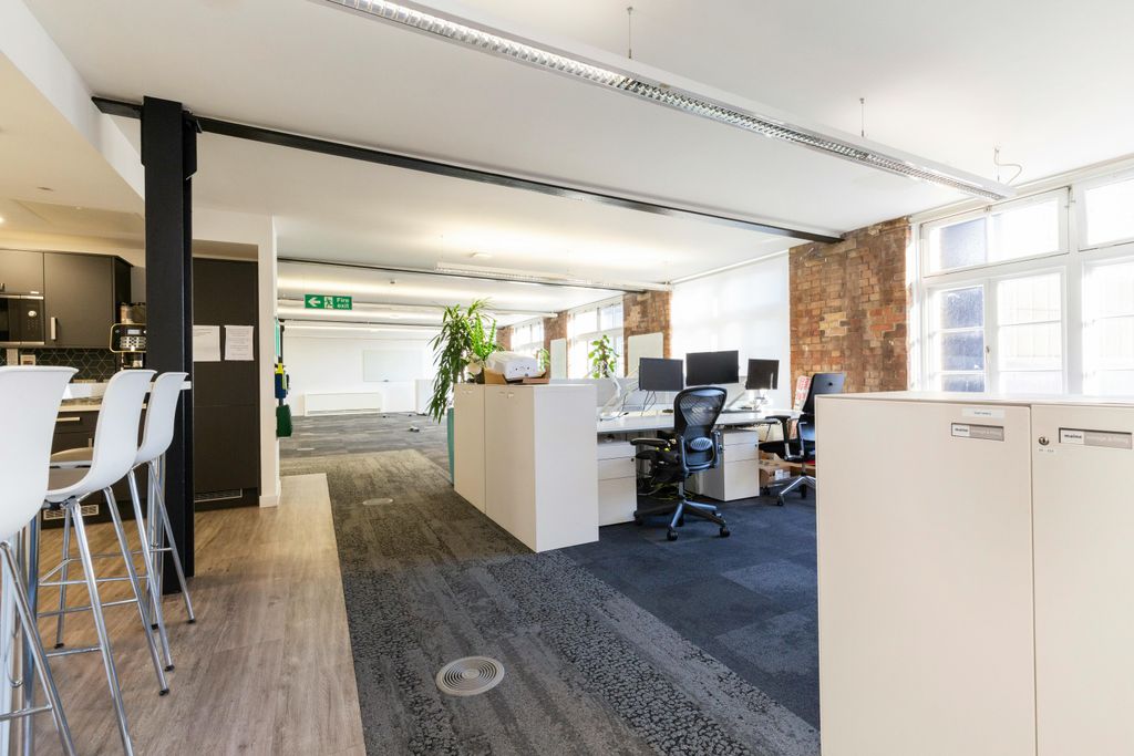 Property photo 3 of 27 75 White Post Lane 20.Jpg