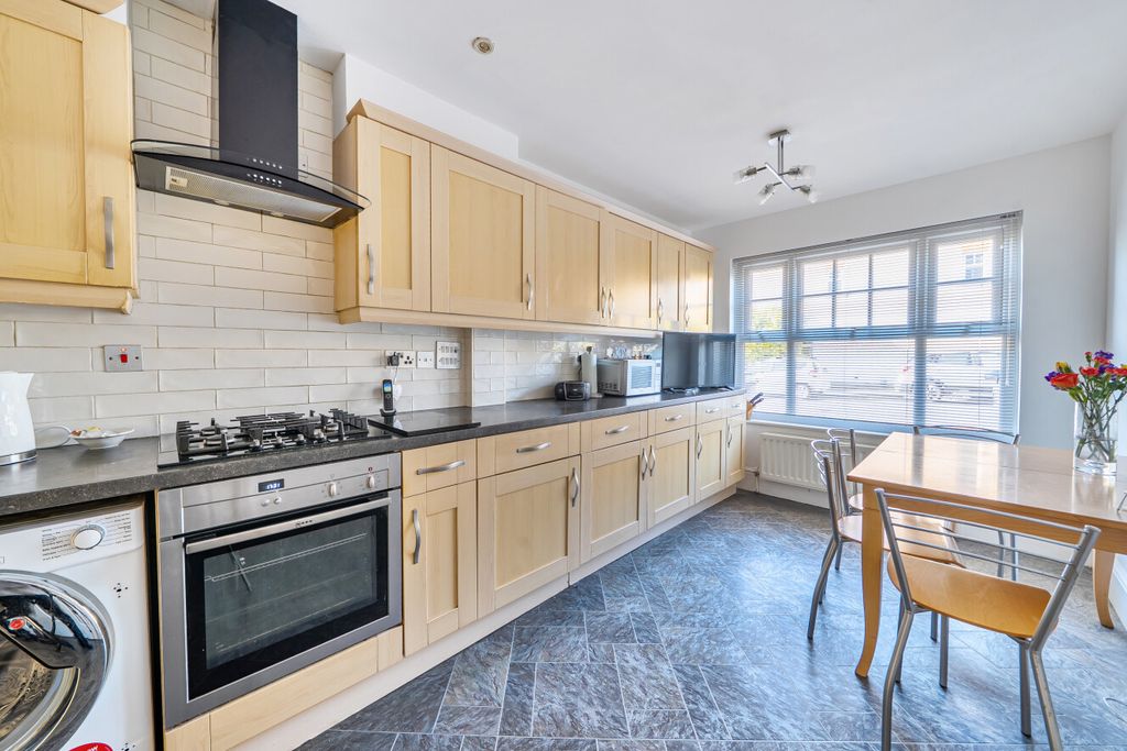 Property photo 3 of 16 1454299-19-69F3A8...