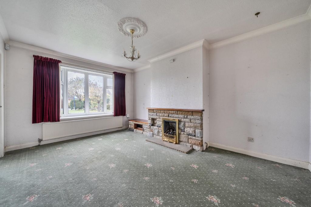 Property photo 3 of 15 Lounge 2.Jpg