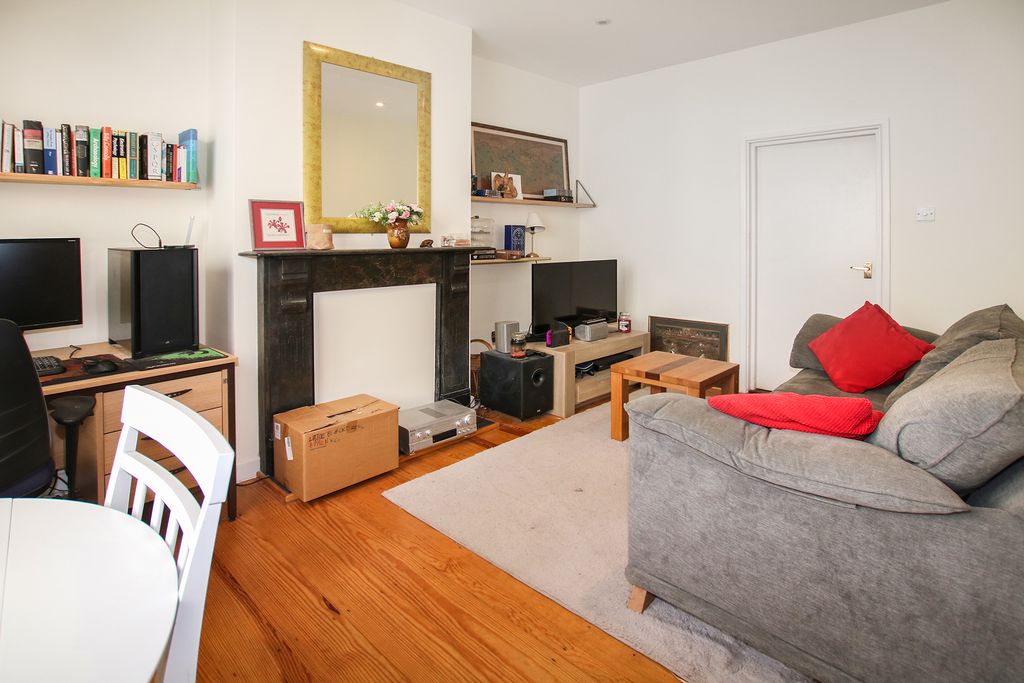 Property photo 2 of 8 Photo 1