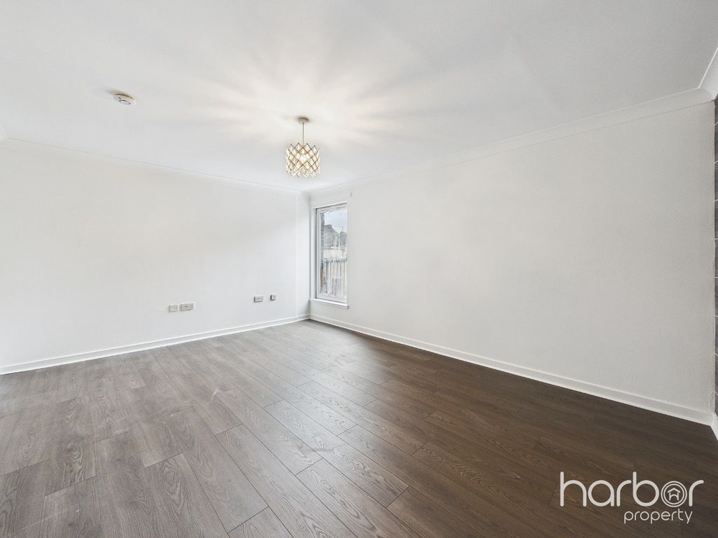 Property photo 2 of 12 4594163