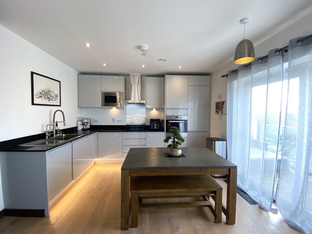 Property photo 3 of 15 Kitchen Area