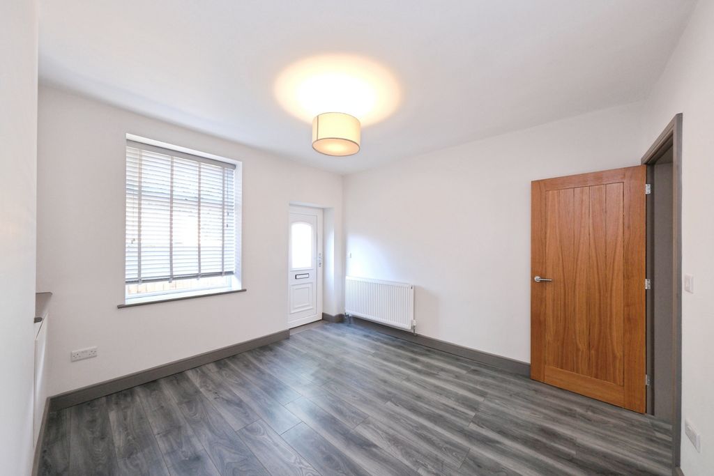 Property photo 2 of 24 Dscf5683