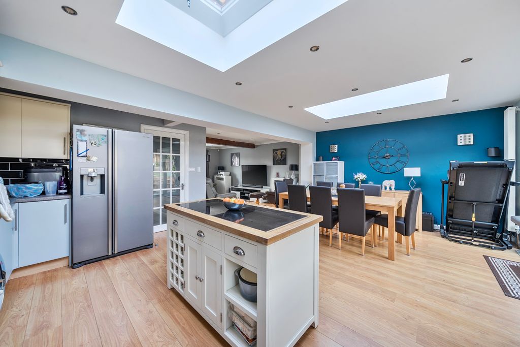 Property photo 1 of 16 1354915-7-68Dd641058d35