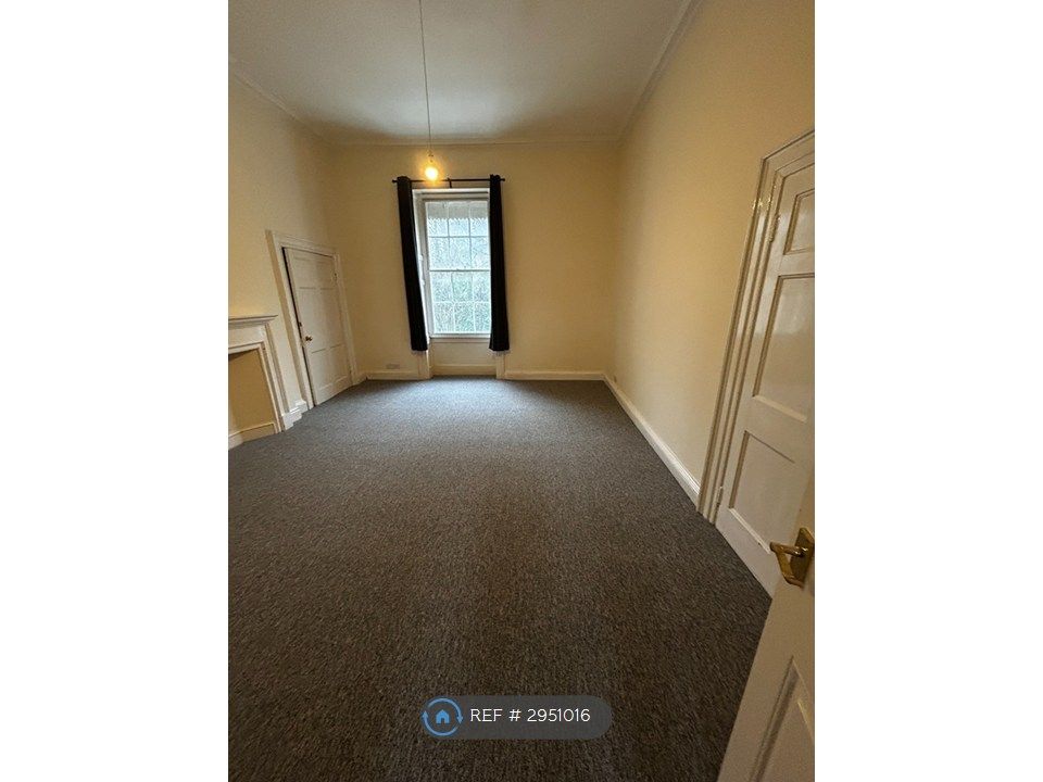 Property photo 2 of 12 Bedroom