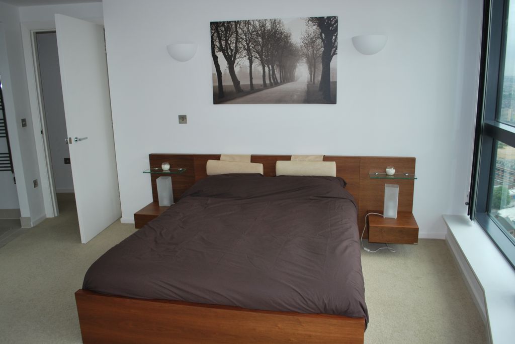 Property photo 2 of 24