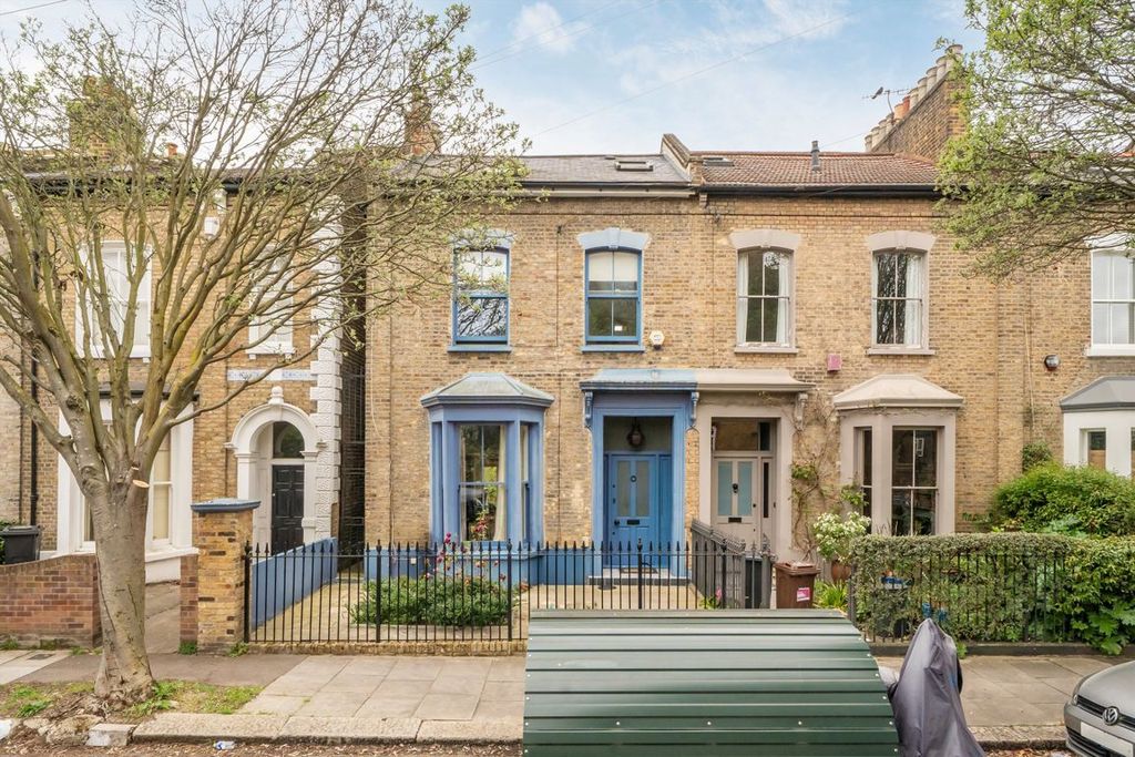 Property photo 1 of 12