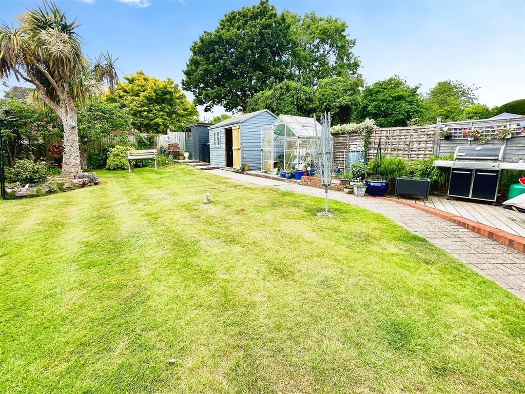 Property photo 2 of 20 Gardens