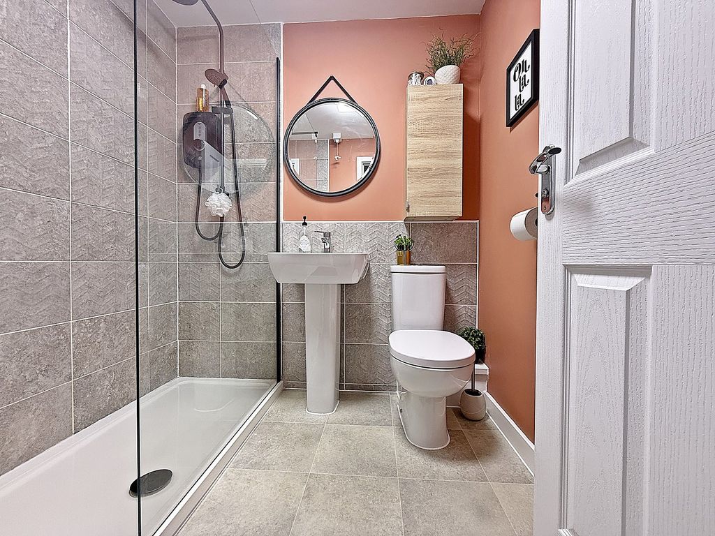 Property photo 2 of 32 Shower Room