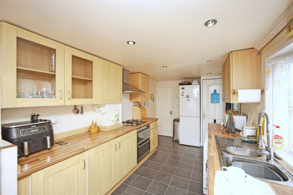 Property photo 3 of 15