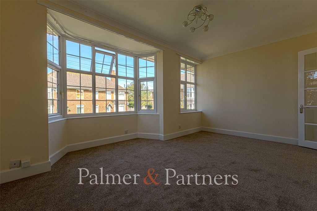 Property photo 2 of 11 Picture No. 12
