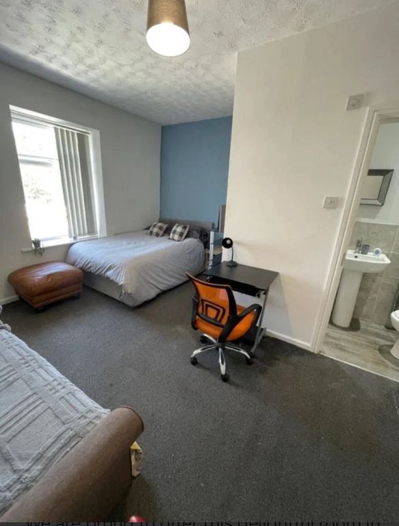 Property photo 1 of 4 Room
