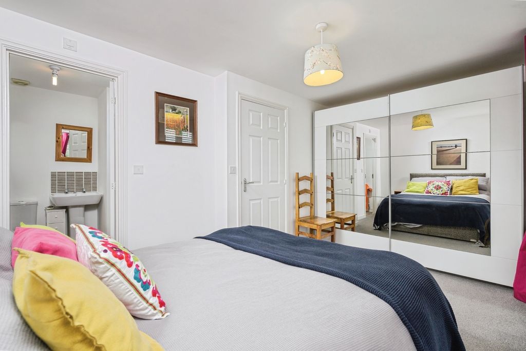 Property photo 3 of 23 Pbox-Img.Jpg