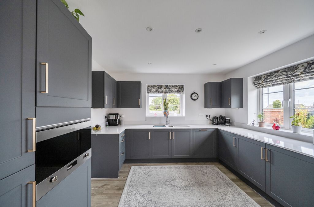 Property photo 3 of 29 152111014