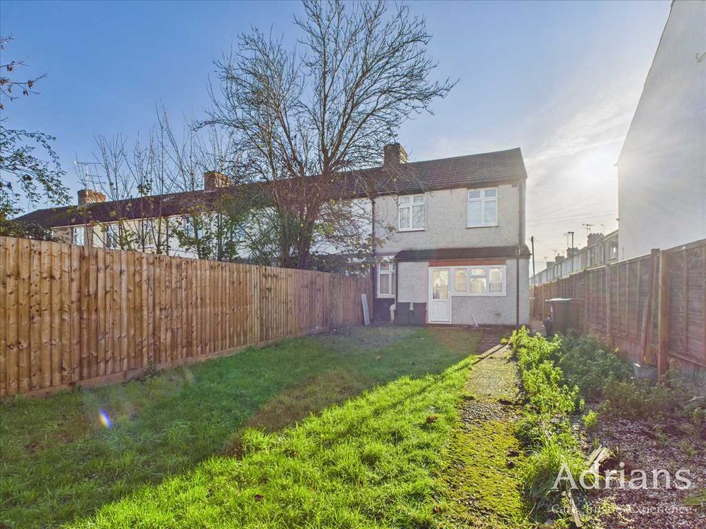 Property photo 2 of 20