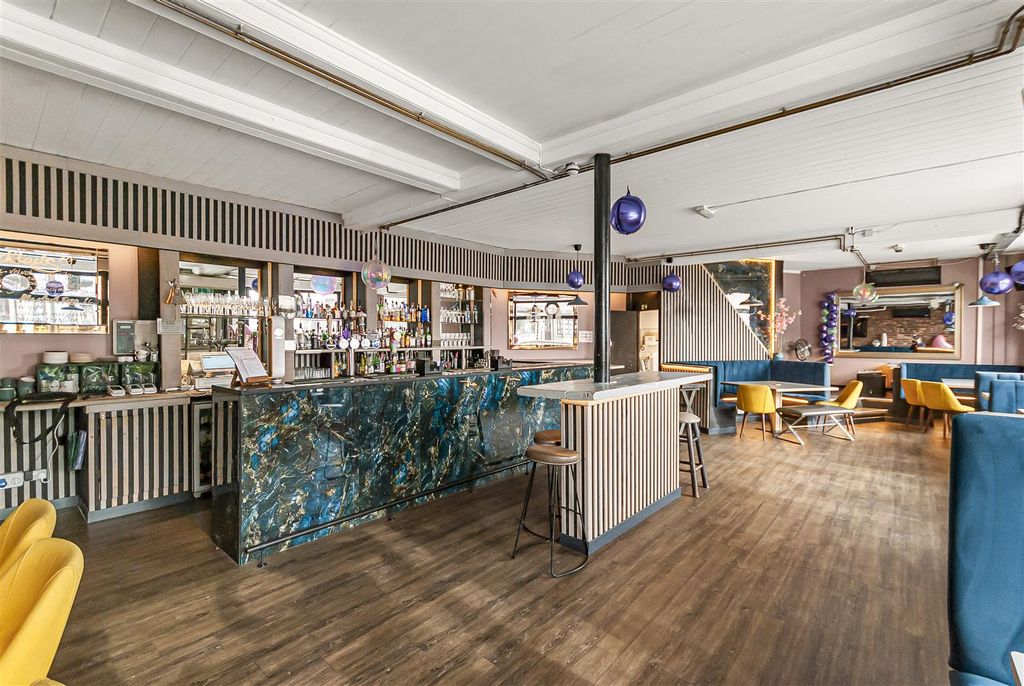 Property photo 2 of 26